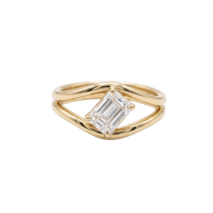 Anillo Doble con Emerald Inclinado