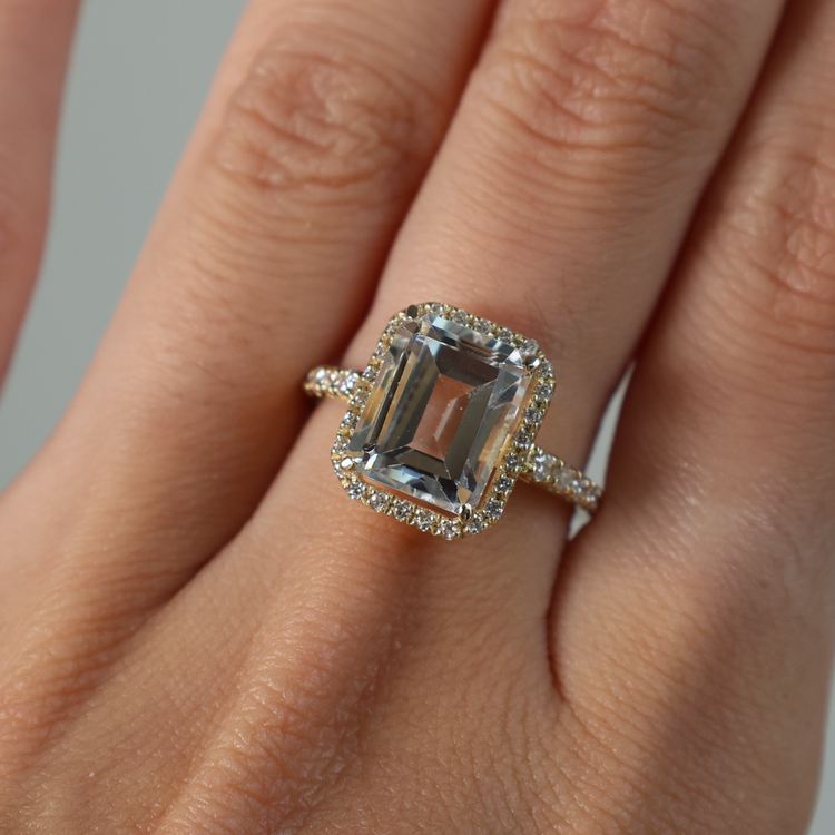 Anillo Aguamarina y diamantes