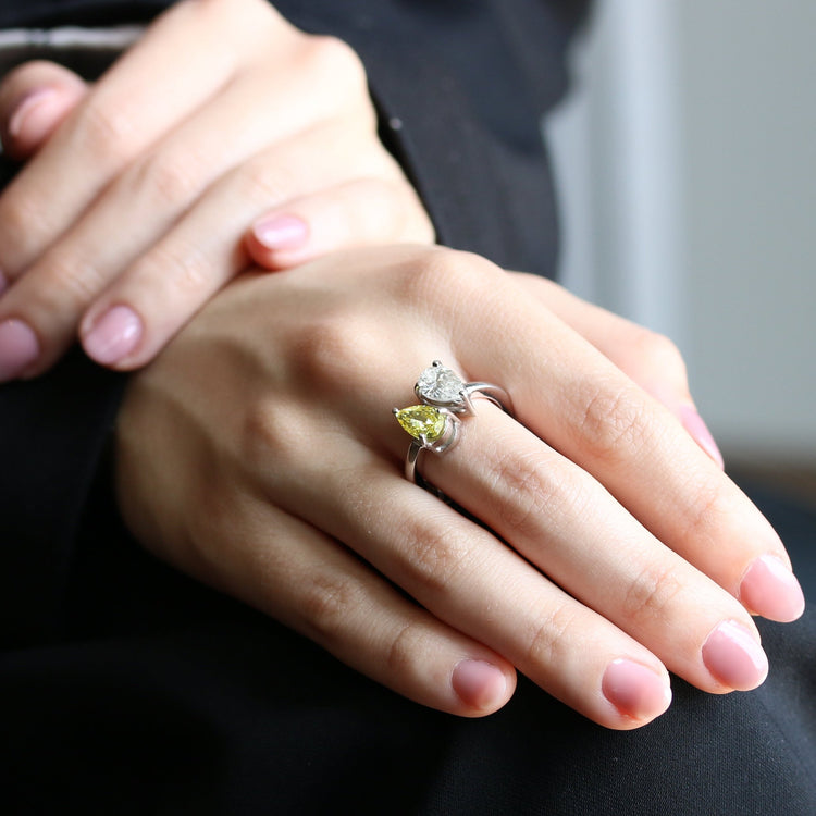 Anillo con Diamante Natural GIA y Fancy Yellow en Oro Blanco 14k