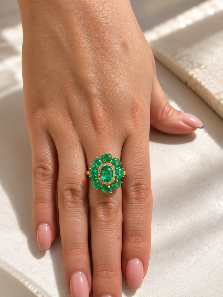 Anillo esmeraldas y diamantes