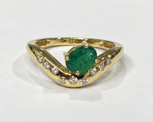 Anillo esmeralda con diamantes