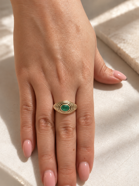 Anillo con esmeralda