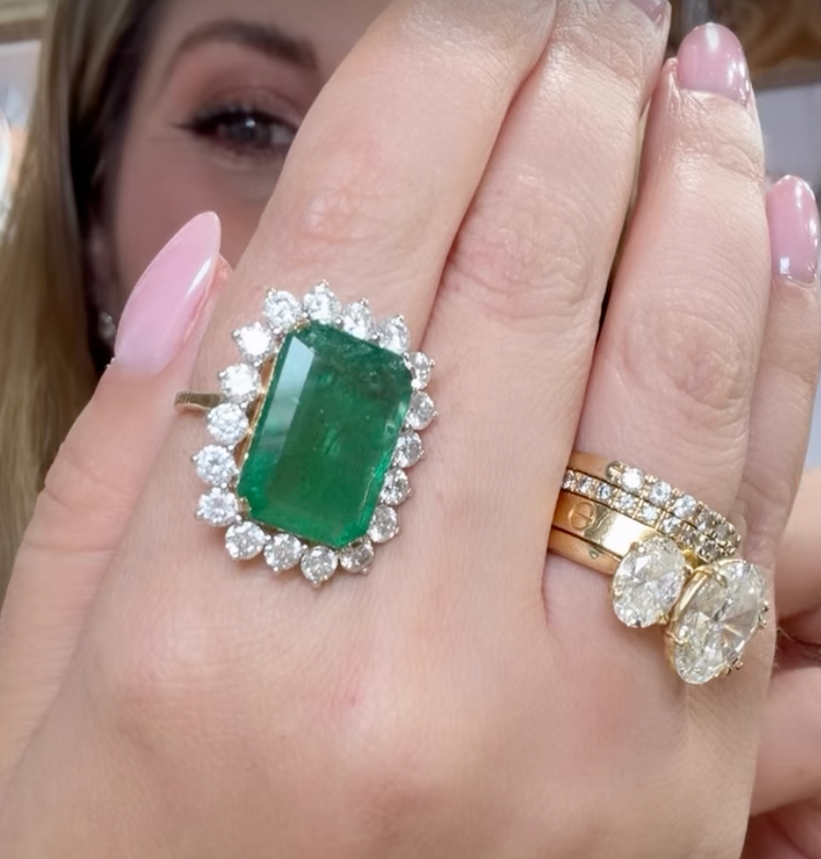 Anillo Esmeralda Halo Diamantes