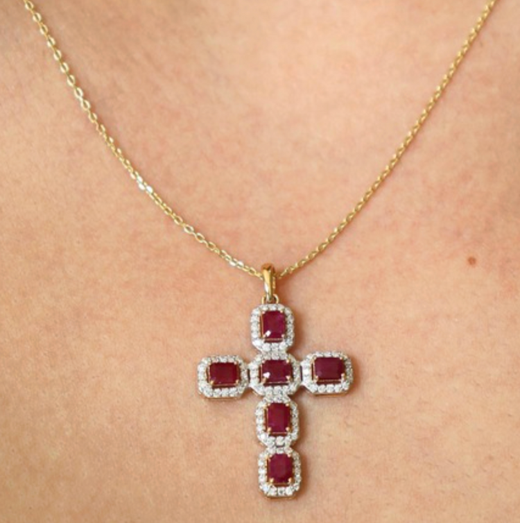 Dije cruz Rubíes y diamantes