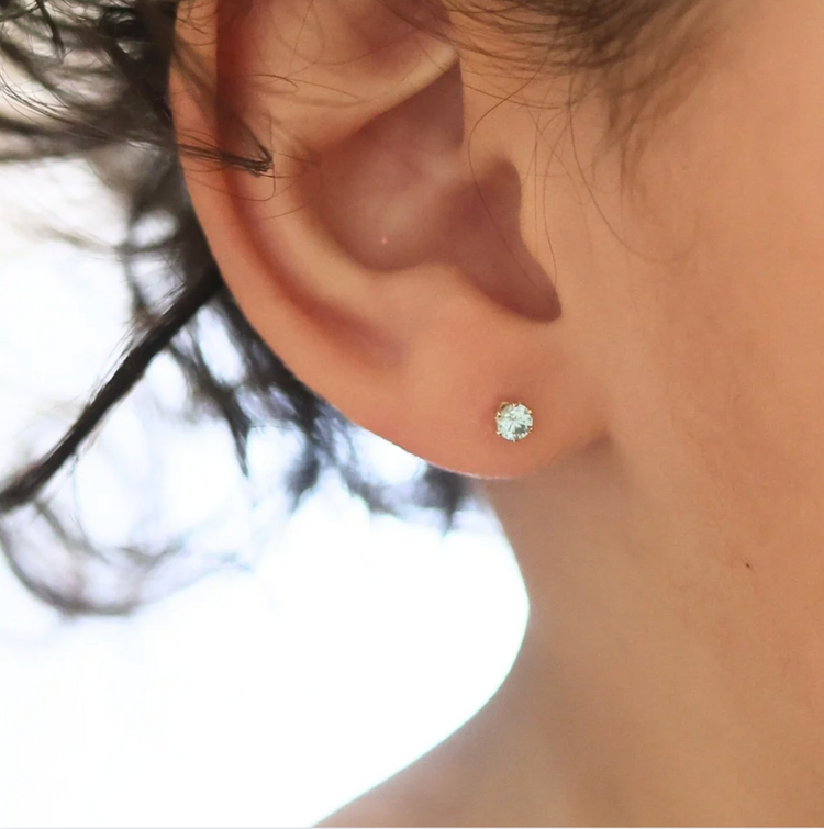 Studs Aquamarina  .10 Ctw