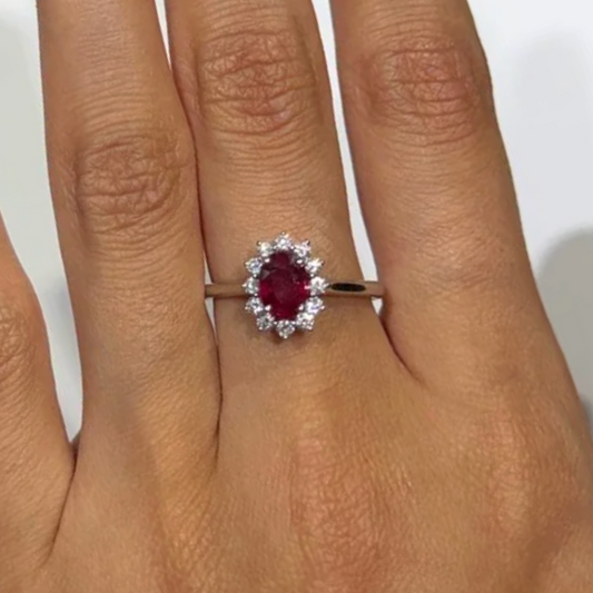 Anillo Lady Di con rubí y Diamantes