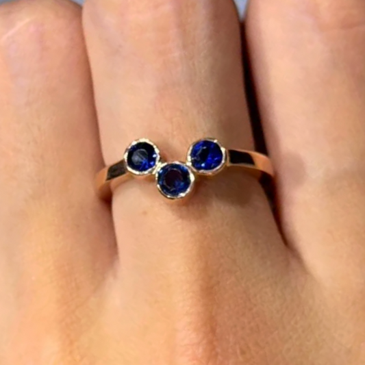 Anillo tres piedras zafiro