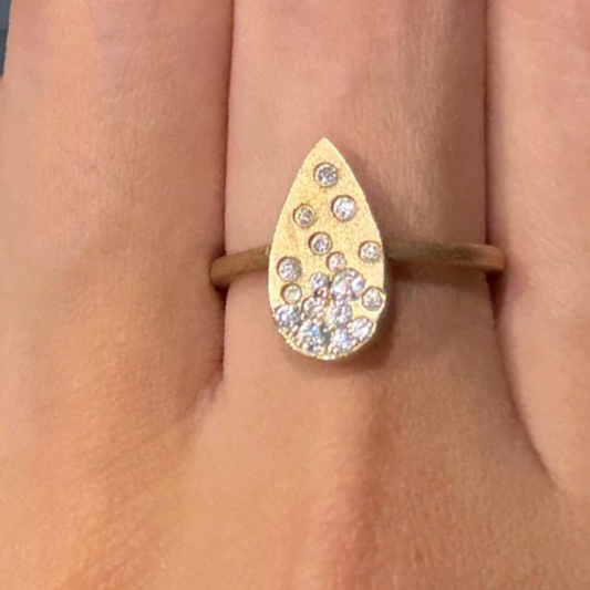 Anillo gota con Diamantes
