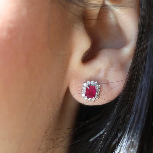 Aretes Rubí Halo Diamantes