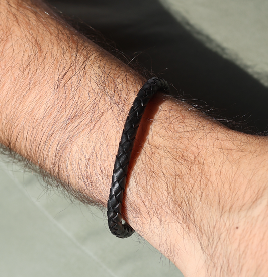 Pulsera Cuero Negro Trenzado