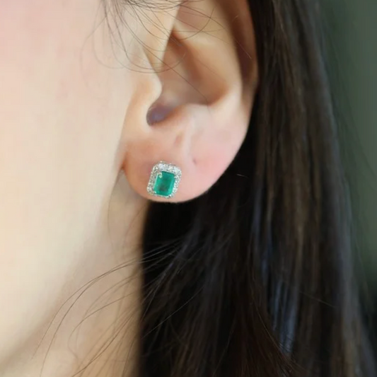 Aretes de Esmeralda y Halo de Diamantes