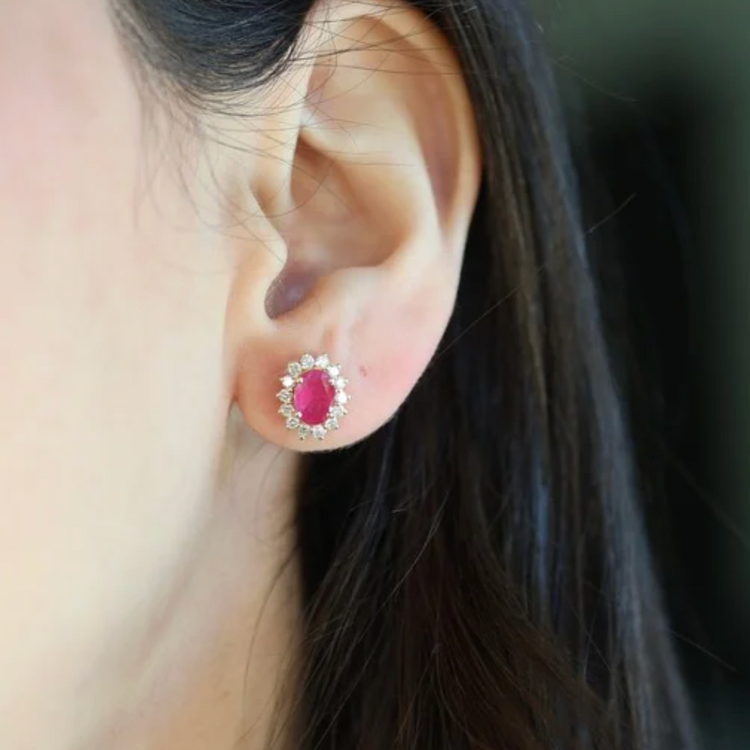 Aretes Rubí Halo Diamantes