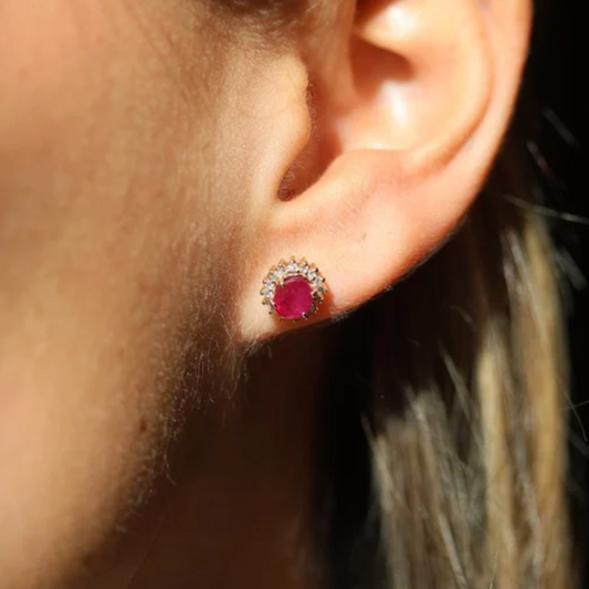 Aretes de Rubi y Halo de Diamante