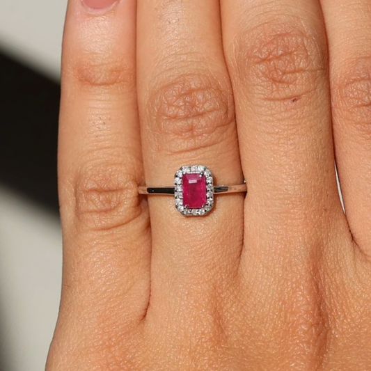 Anillo Rubí  Halo Diamantes