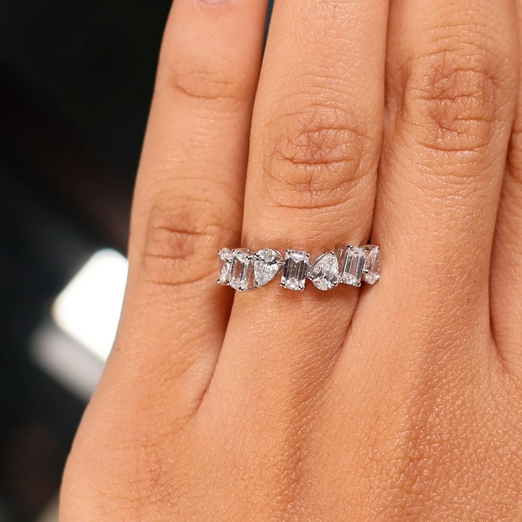 Anillo Eternity  Oval & Emerald