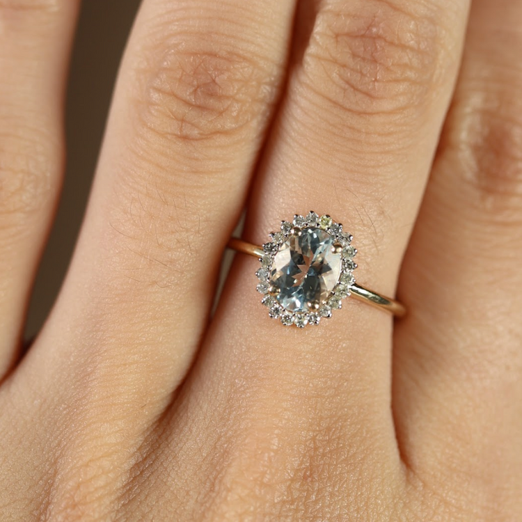 Anillo de Aquamarina con Halo Diamantes