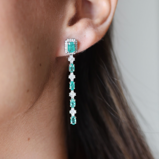 Aretes Largos de Esmeralda con Diamantes