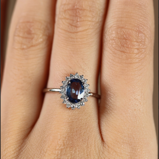 Anillo de Zafiro con Halo Diamante