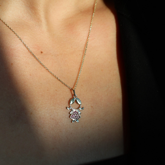 Collar con dije de niña