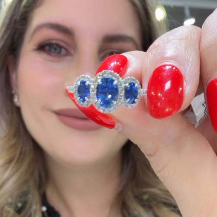 Anillo con 3 zafiros