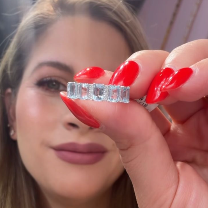 Anillo de aguamarina con diamantes