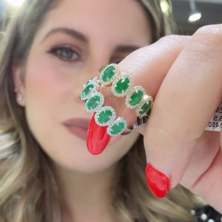 Churumbela con esmeraldas y diamantes