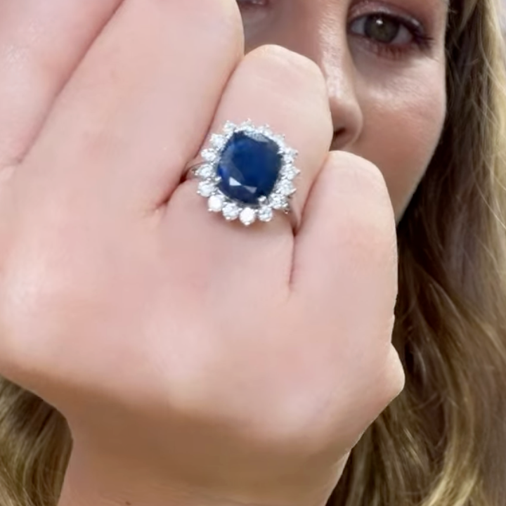 Anillo de Zafiro con diamantes