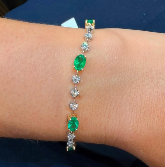 Pulsera de diamantes con esmeralda