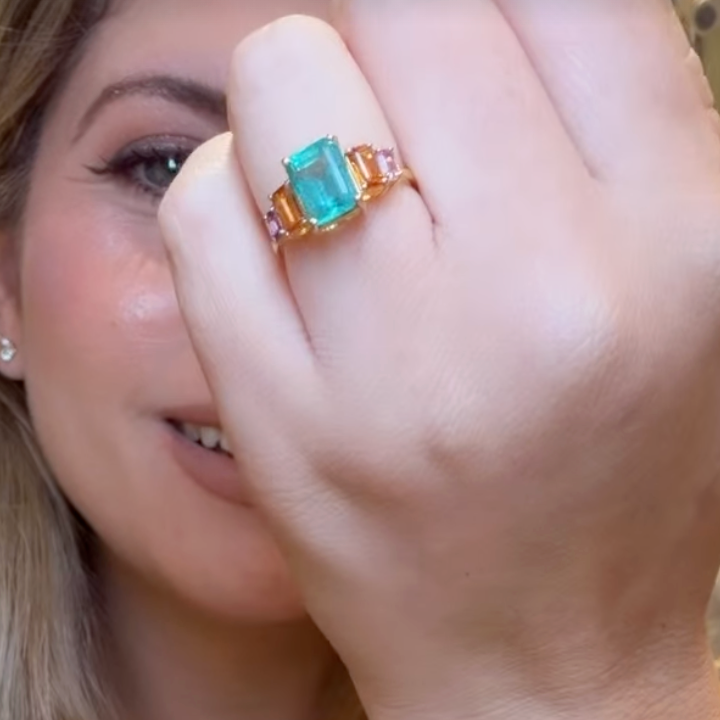 Anillo Esmeralda, zafiro amarillo y rosa