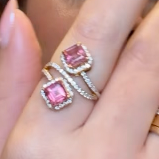 Anillo de turmalina y diamantes