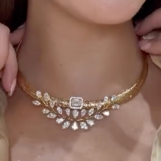 Collar con diamantes