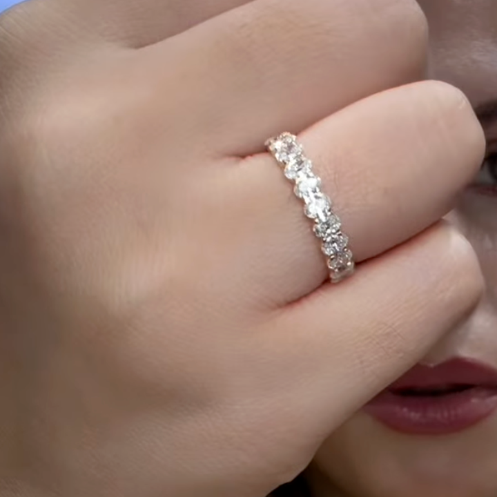 Churumbela con diamantes ovalados
