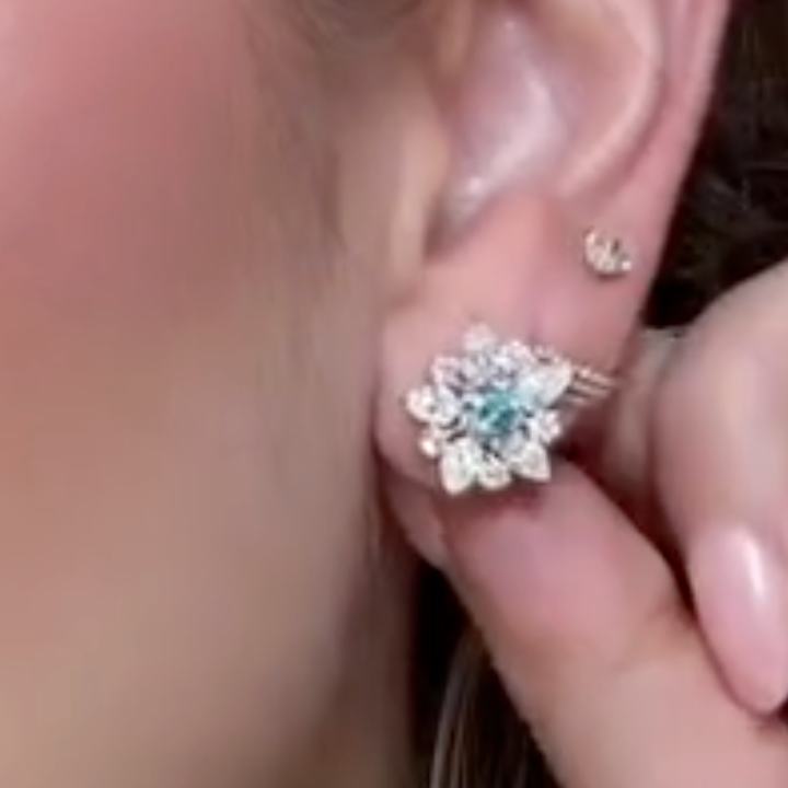 Aretes de Diamantes con Diamante azul