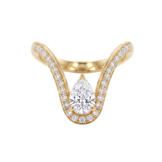 Anillo con diamante pera
