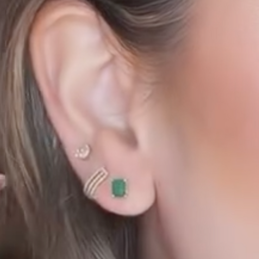 Studs esmeralda emerald