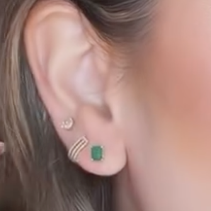 Studs esmeralda emerald