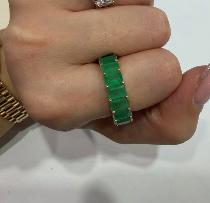 Anillo Esmeraldas