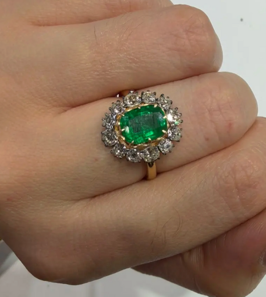 Anillo Esmeralda y Diamantes