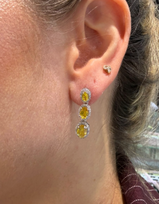 Aretes colgantes zafiros amarillos y diamantes