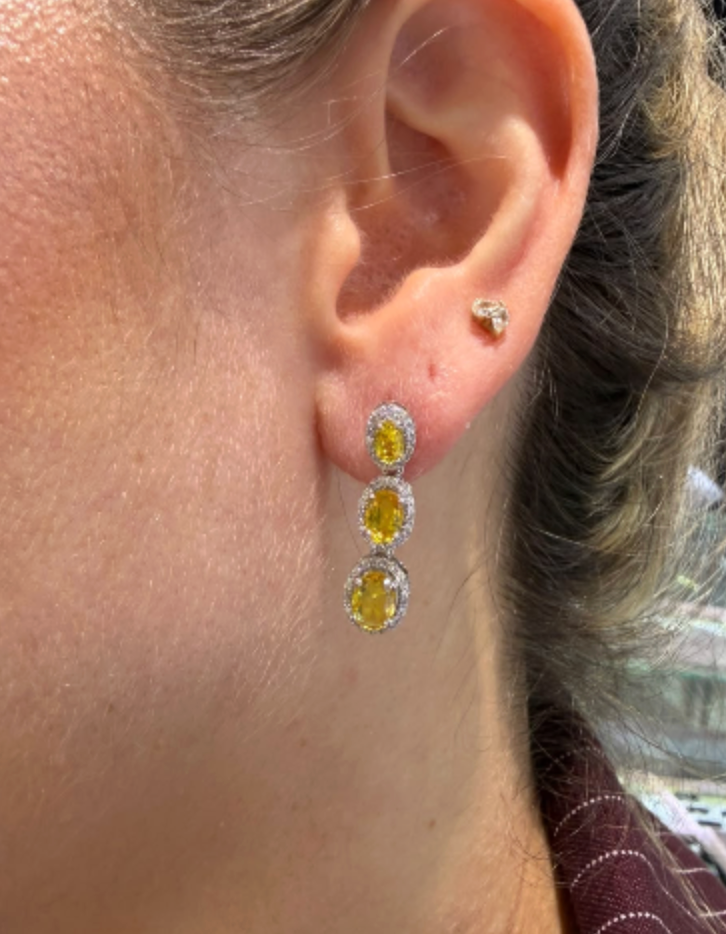 Aretes colgantes zafiros amarillos y diamantes