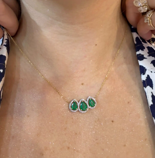 Collar Esmeralda Pear