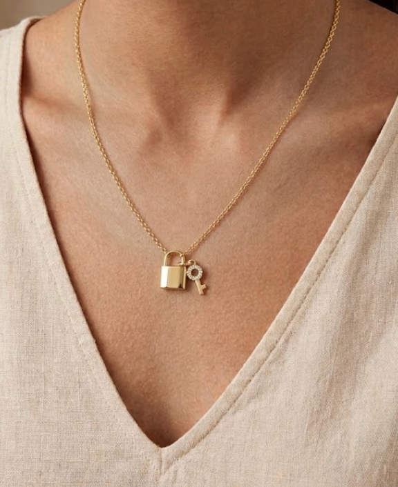 collar candado y llave