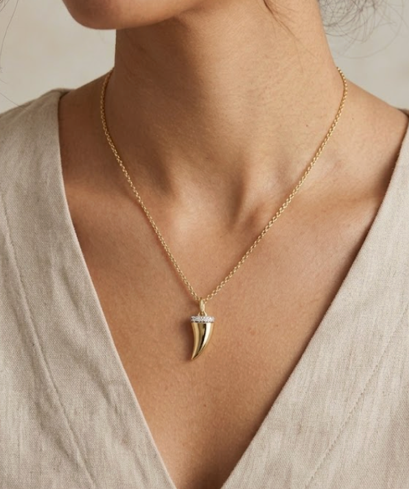 Collar colmillo