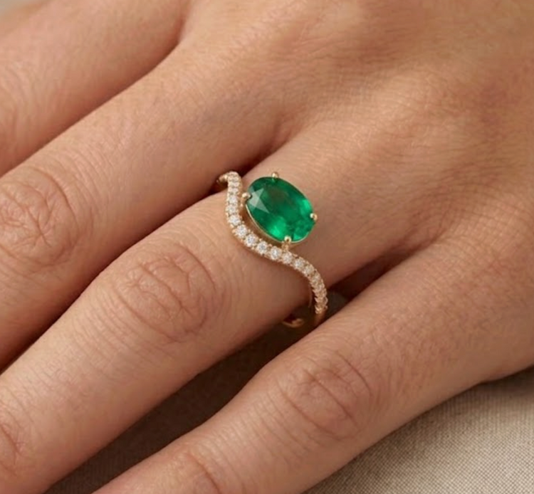 Anillo Esmeralda oval