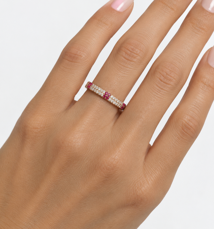 Anillo Pavé rubí y diamantes