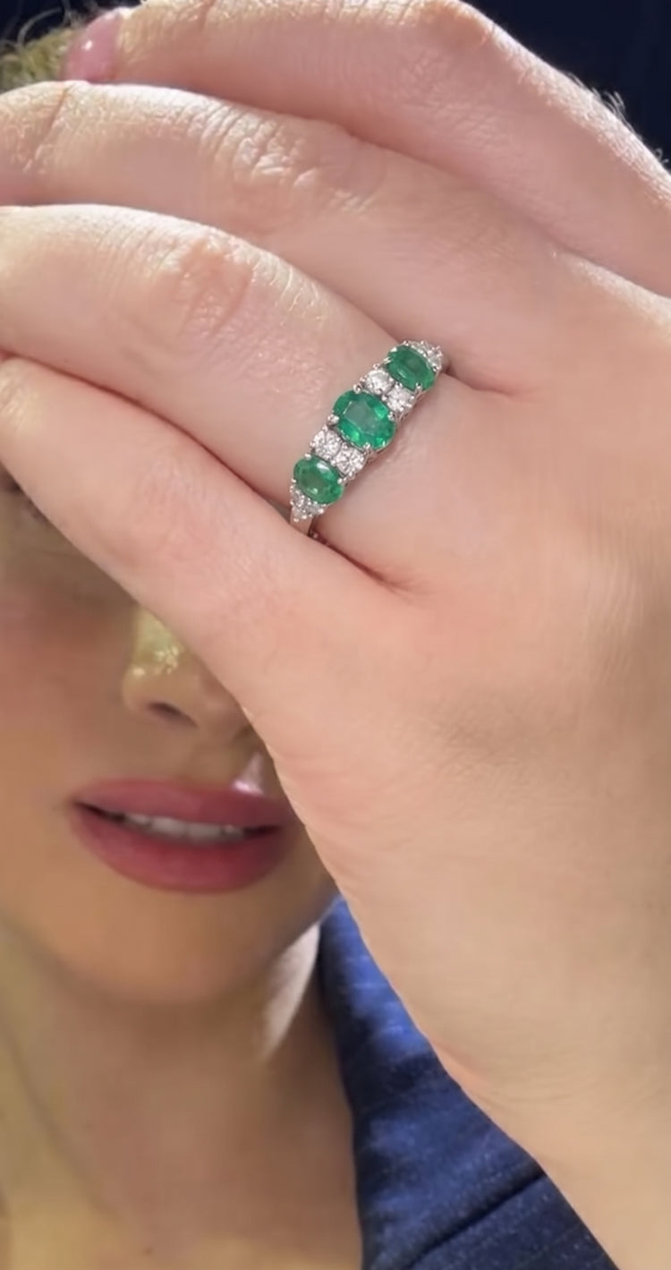 Anillo Esmeraldas y Diamantes