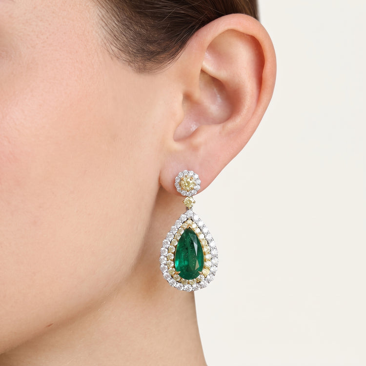 Aretes de Esmeralda en Corte Pear
