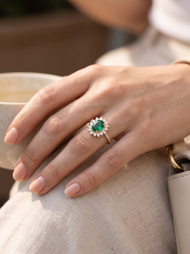 Anillo Esmeralda y Diamantes