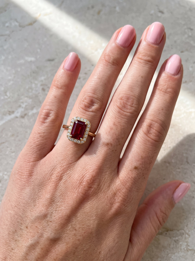 Anillo Rubí Halo