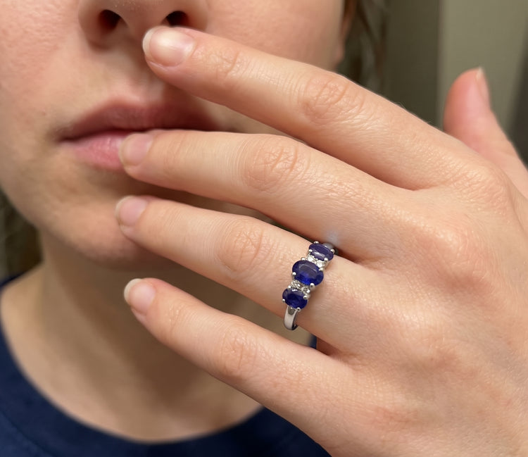 Anillo Diamantes y Zafiros